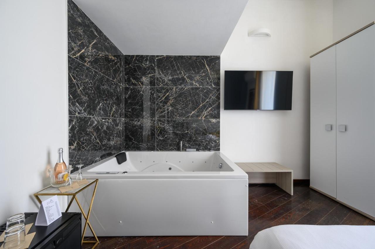 Deluxe Double or Twin Room Spa Bath