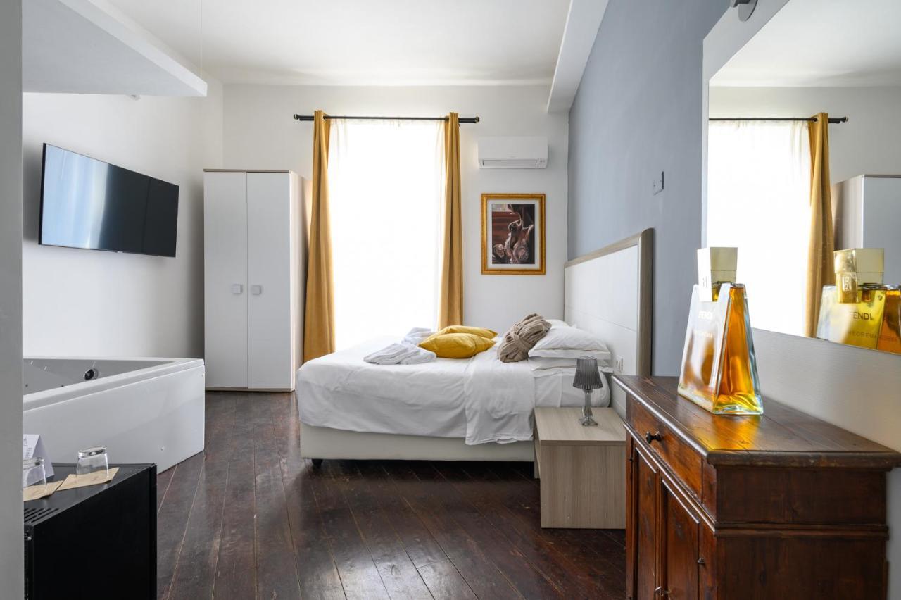 Deluxe Double or Twin Room Spa Bath