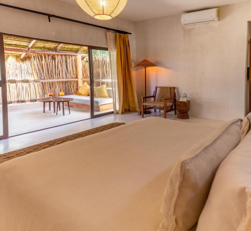 Deluxe Partial Sea View