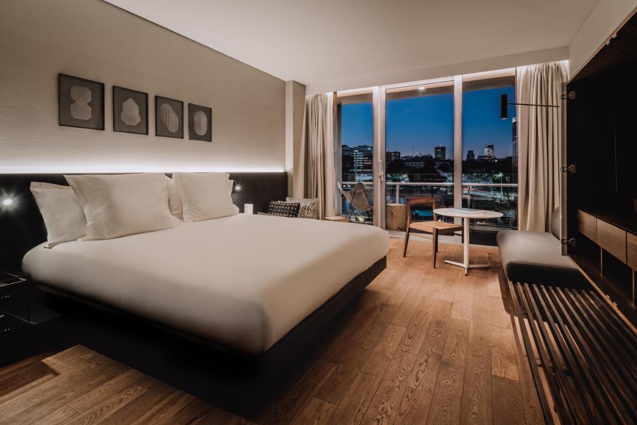 Superior King Room View