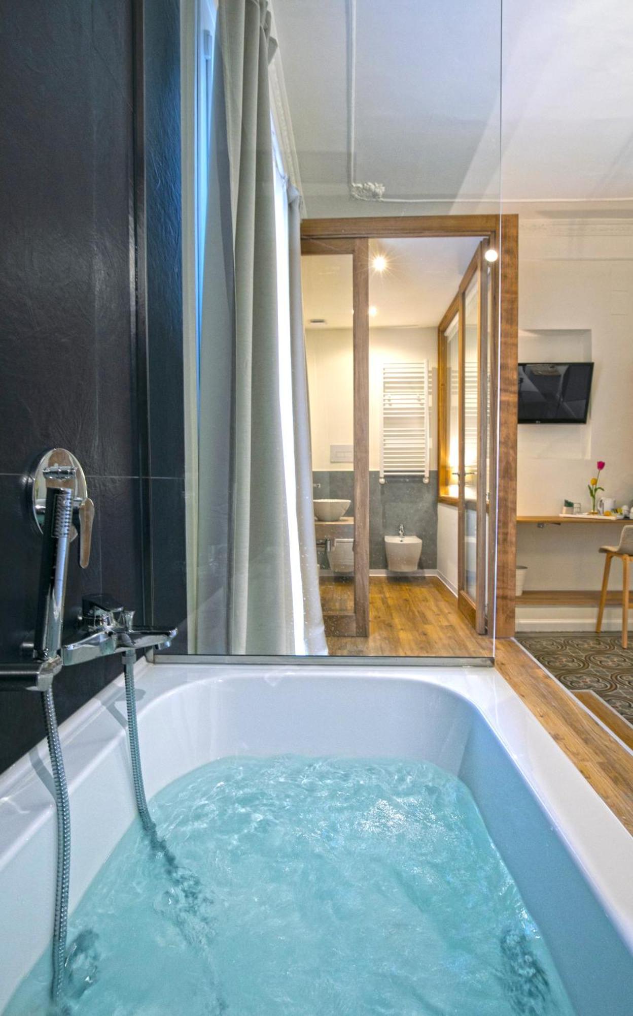 Junior Suite Spa Bath