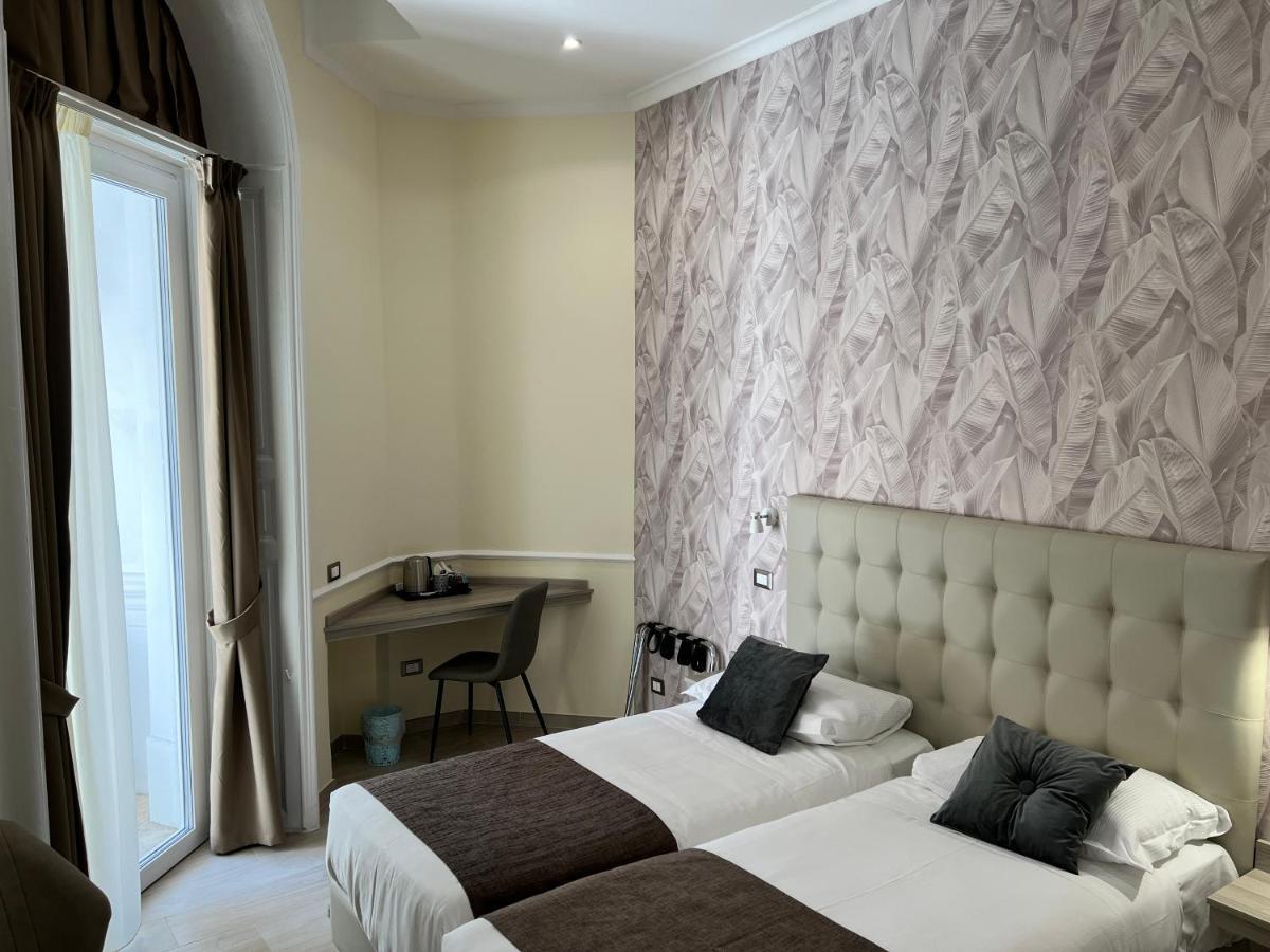 Large Double or Twin Room