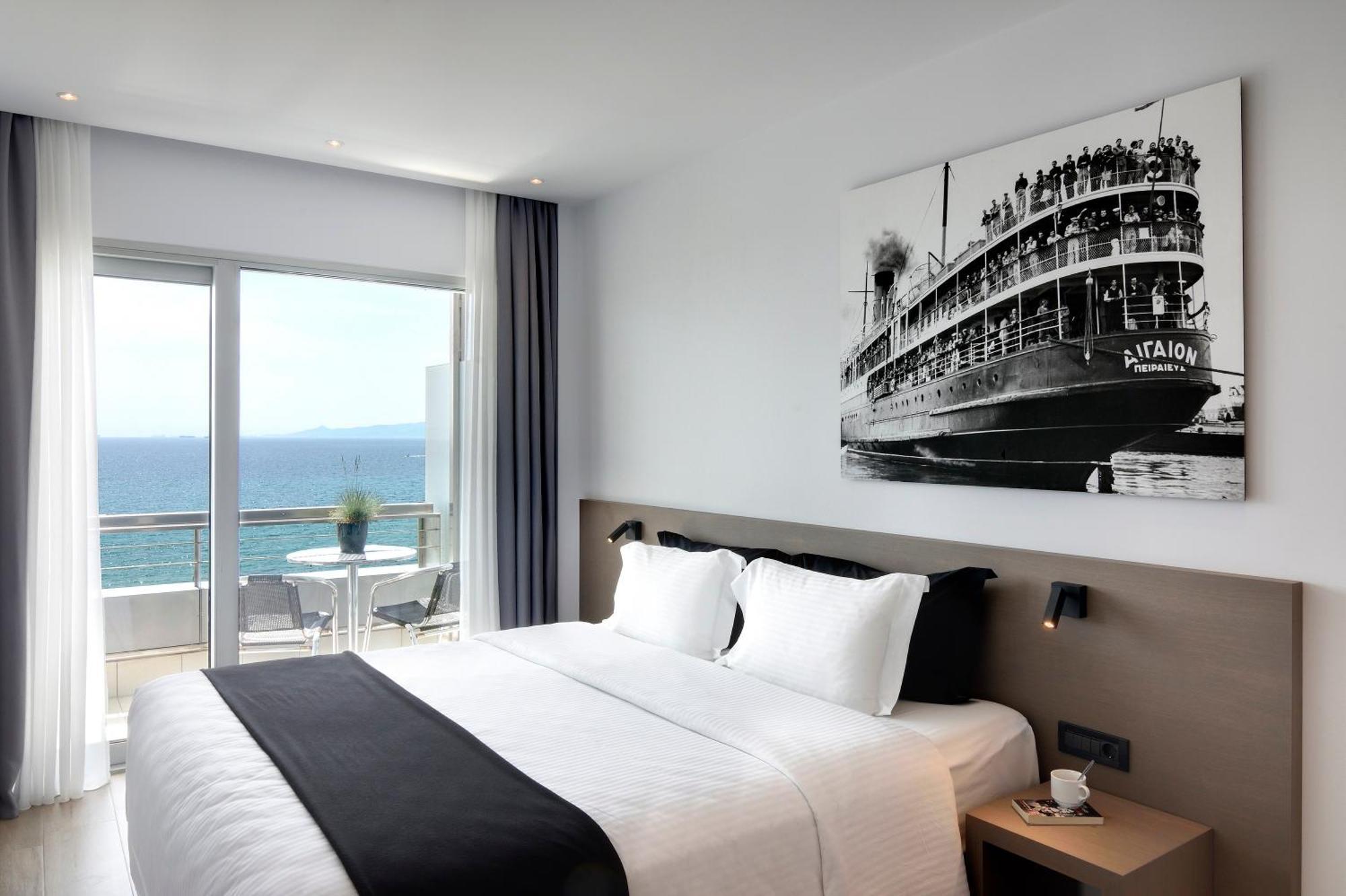 Double or Twin Room Sea View