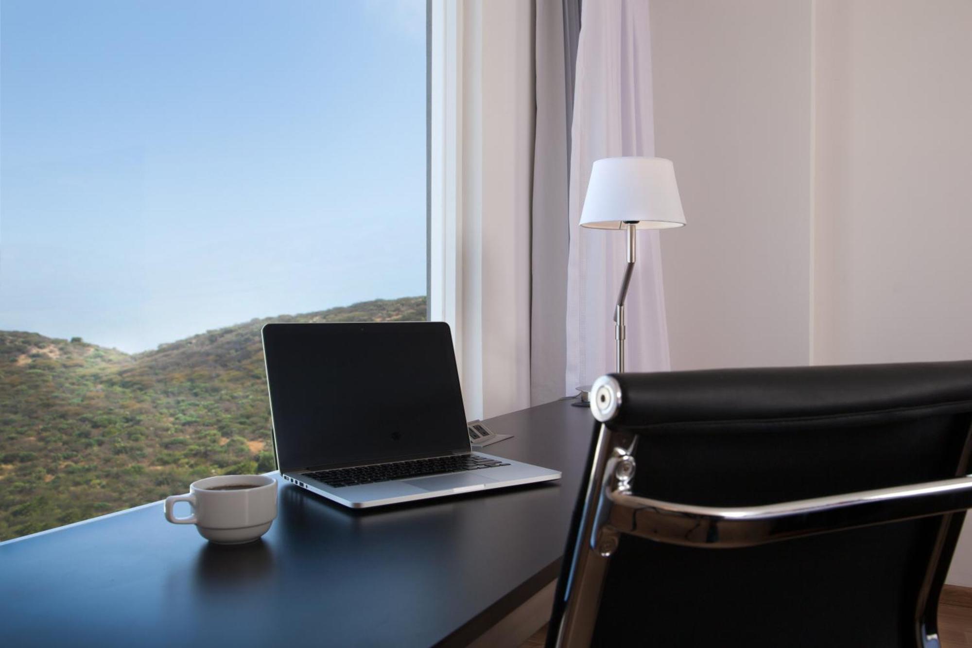 Room with a View, 1 King