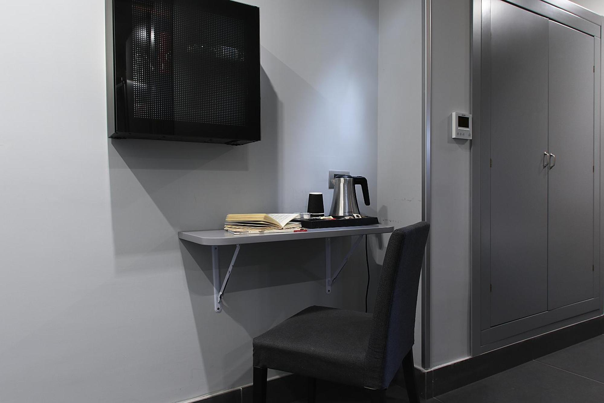 Comfort Queen Room