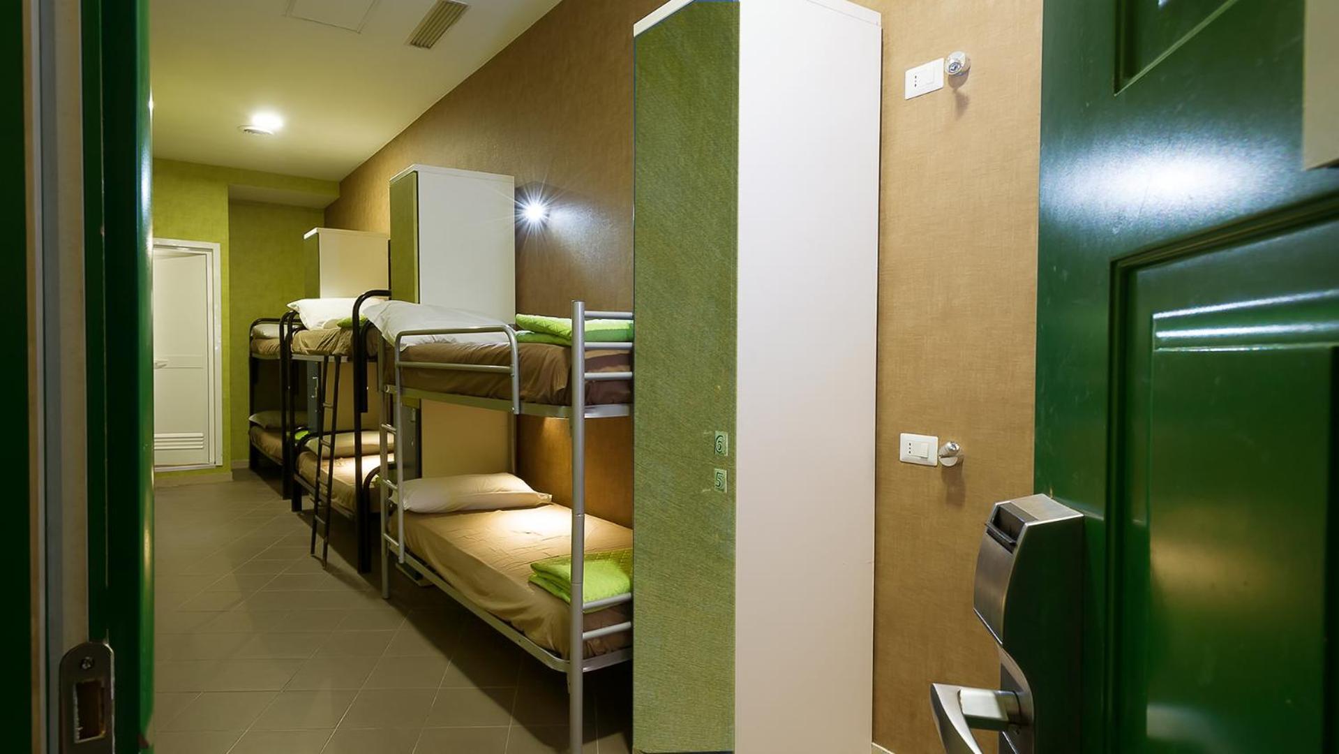 Bed 6-Bed Mixed Dormitory Room