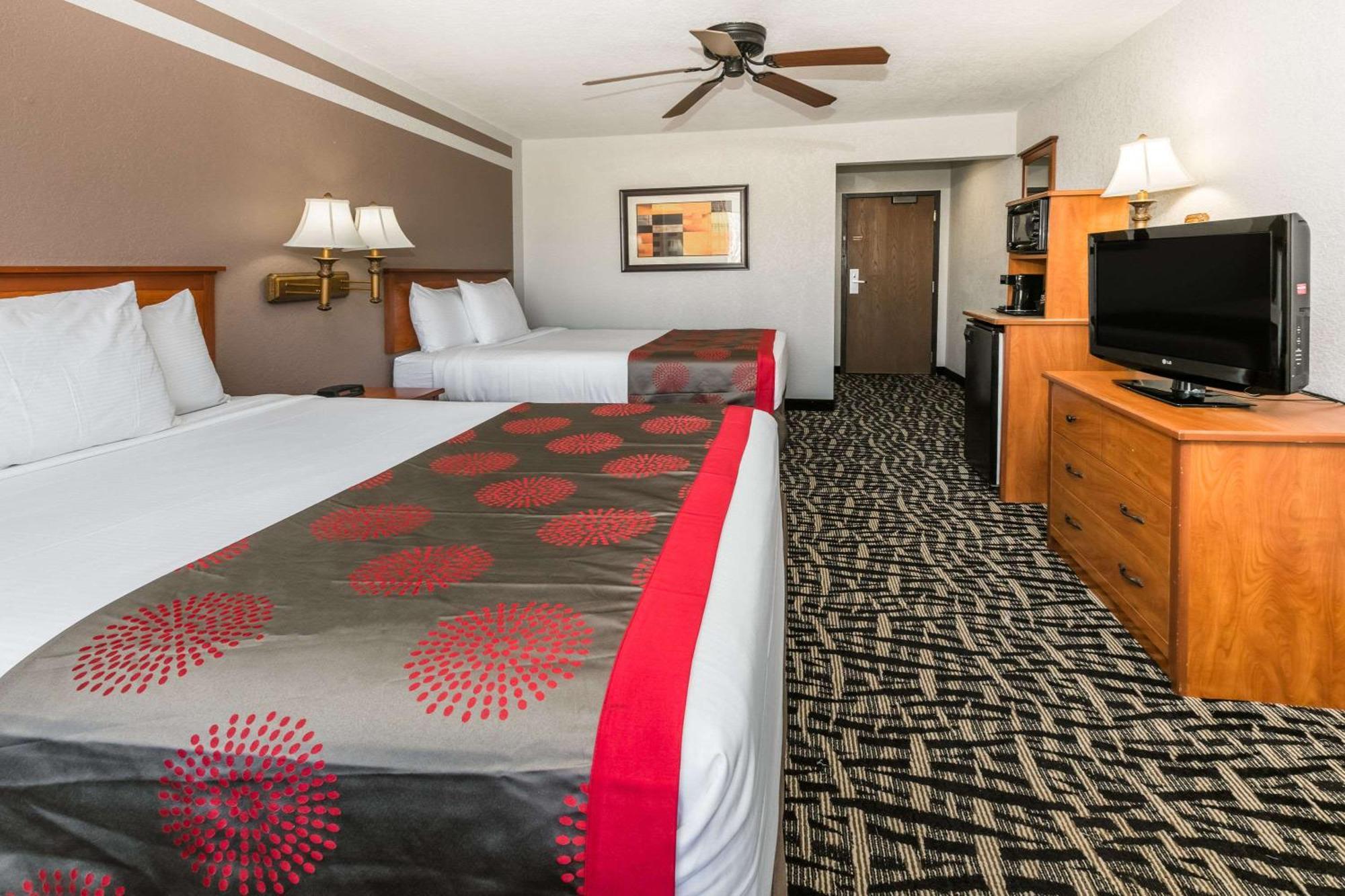 Queen Room with Two Queen Beds - Non-Smoking
