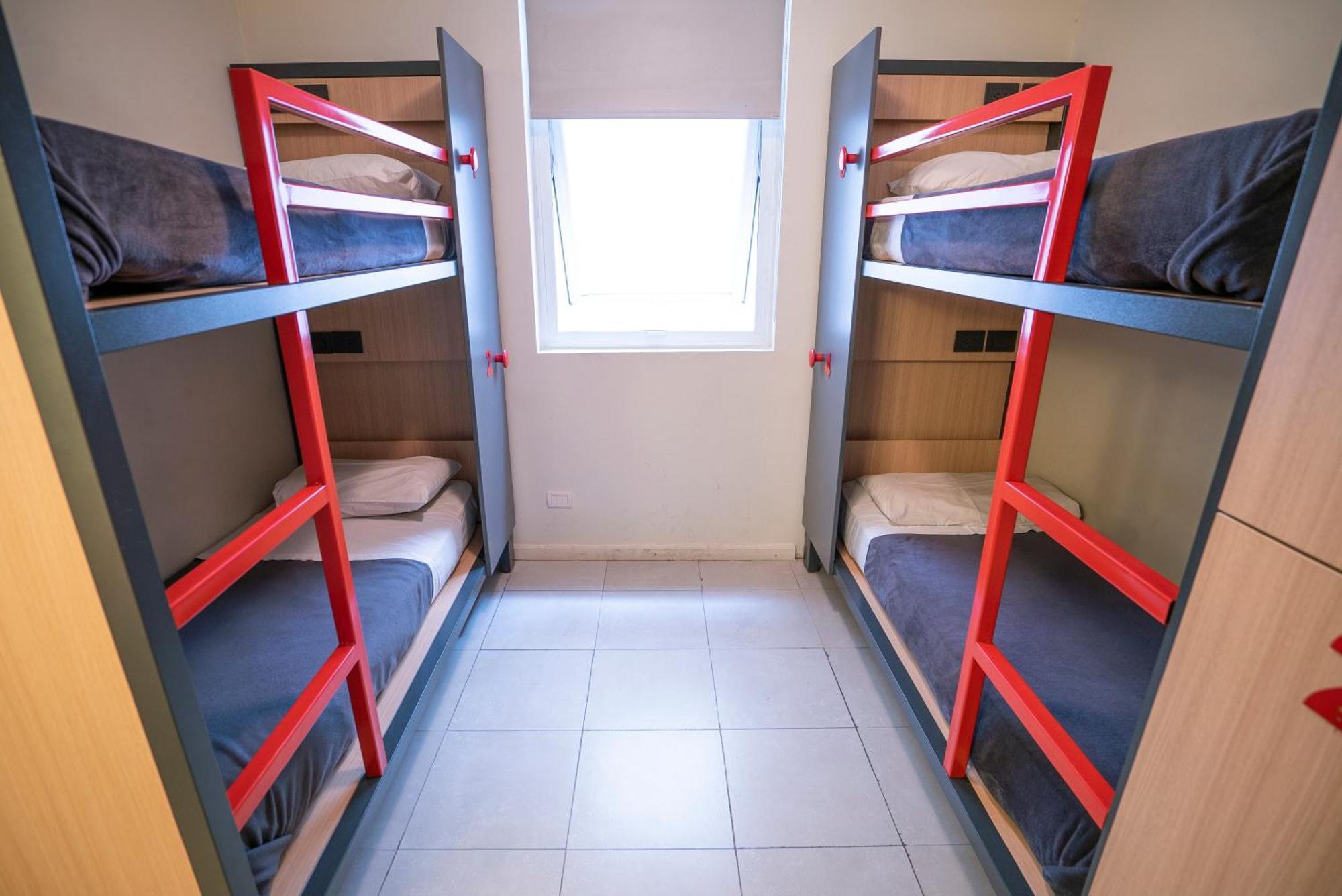 Bed 4-Bed Dormitory Room