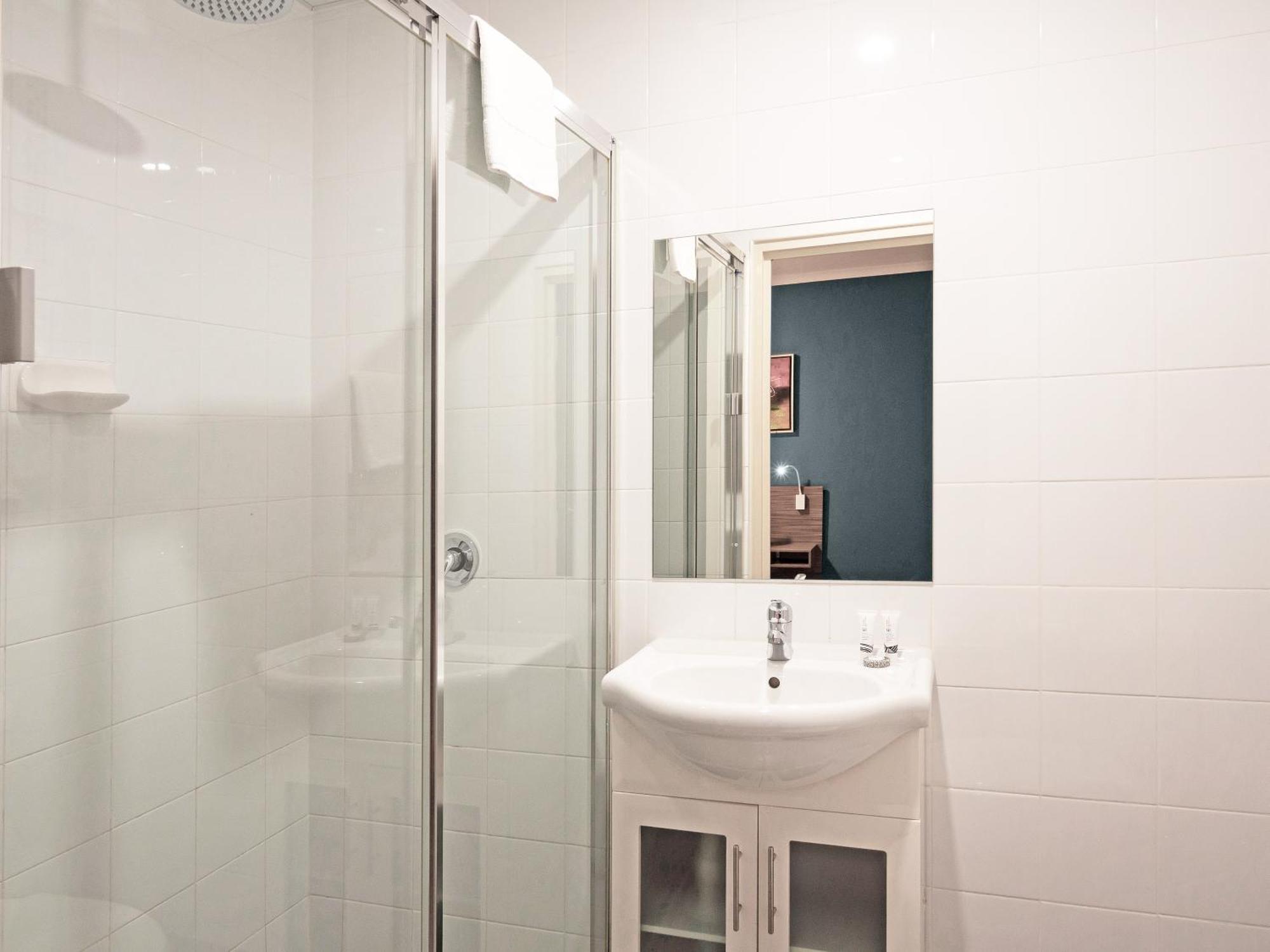 Small Double Room - No Window