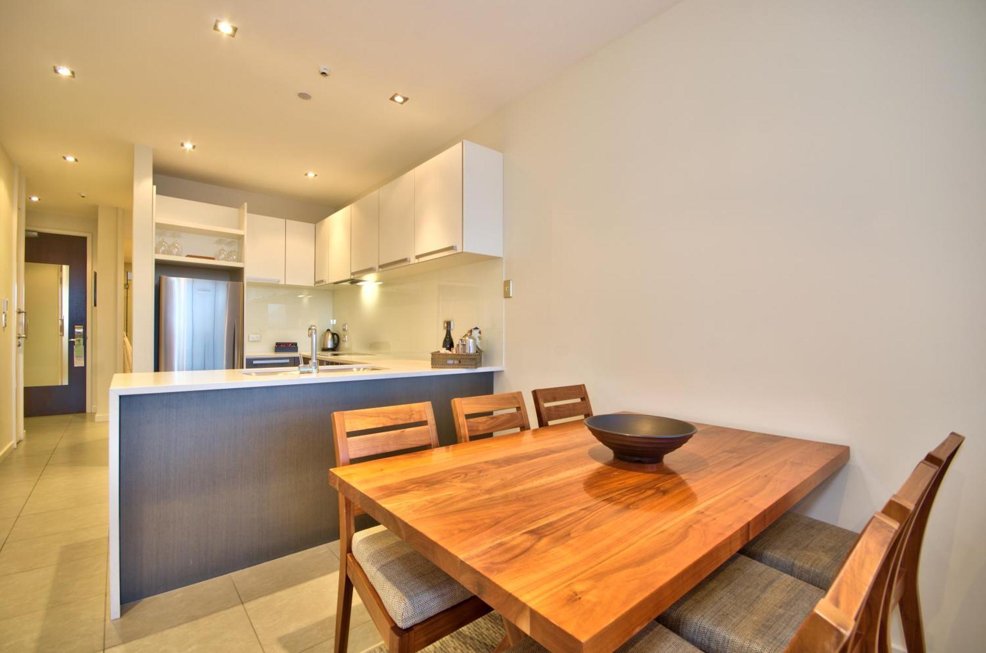 Executive One-Bedroom Apartment with Lake View