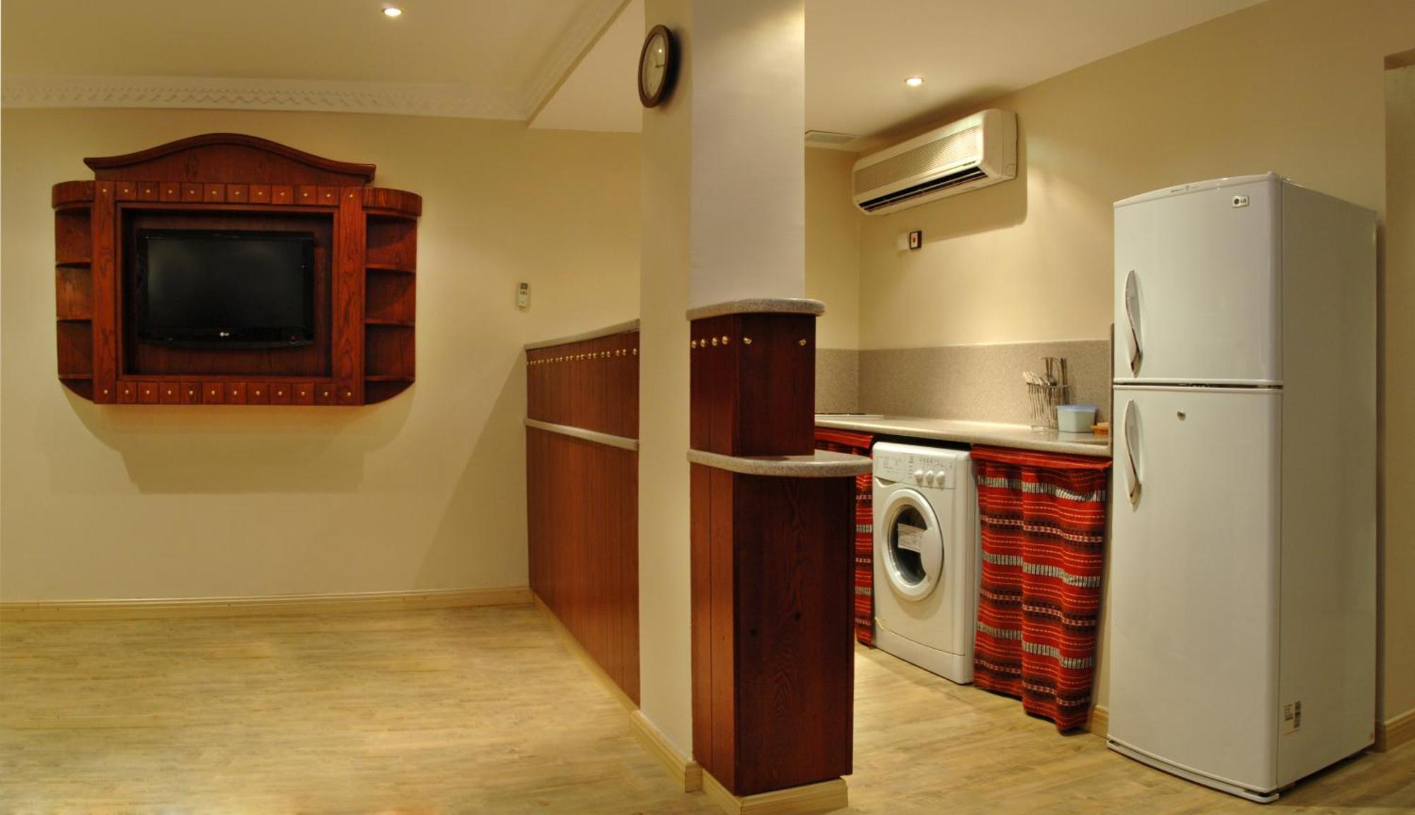 Deluxe Family Suite