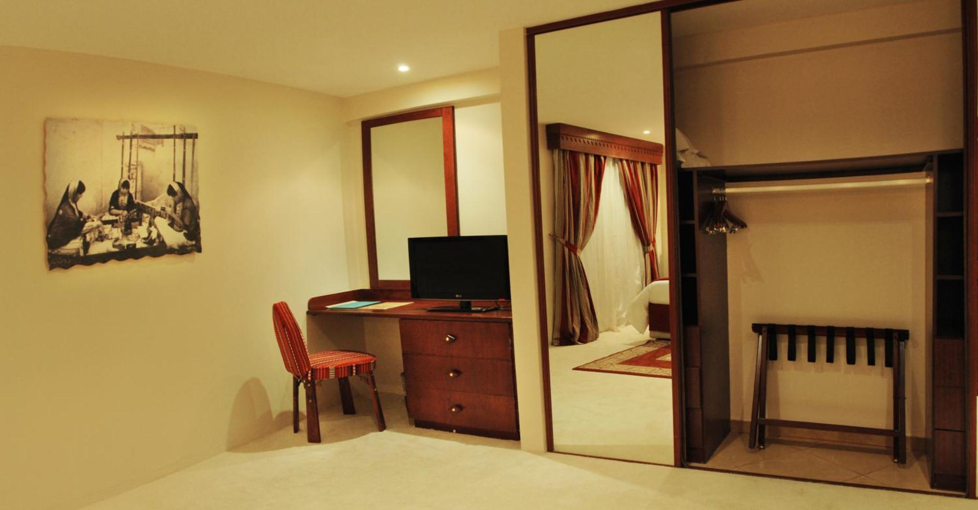 Deluxe Family Suite