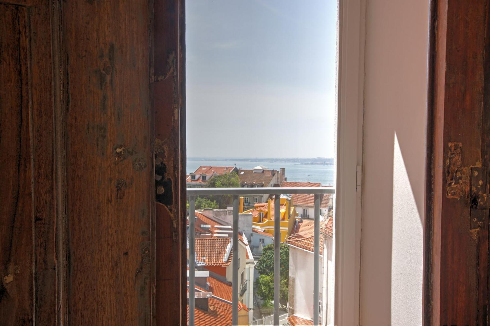 Luxury Duplex Suite Panoramic River City Castle View