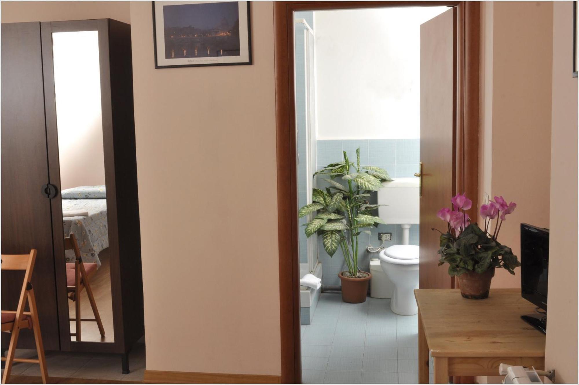 Triple Room Private Internal Bathroom
