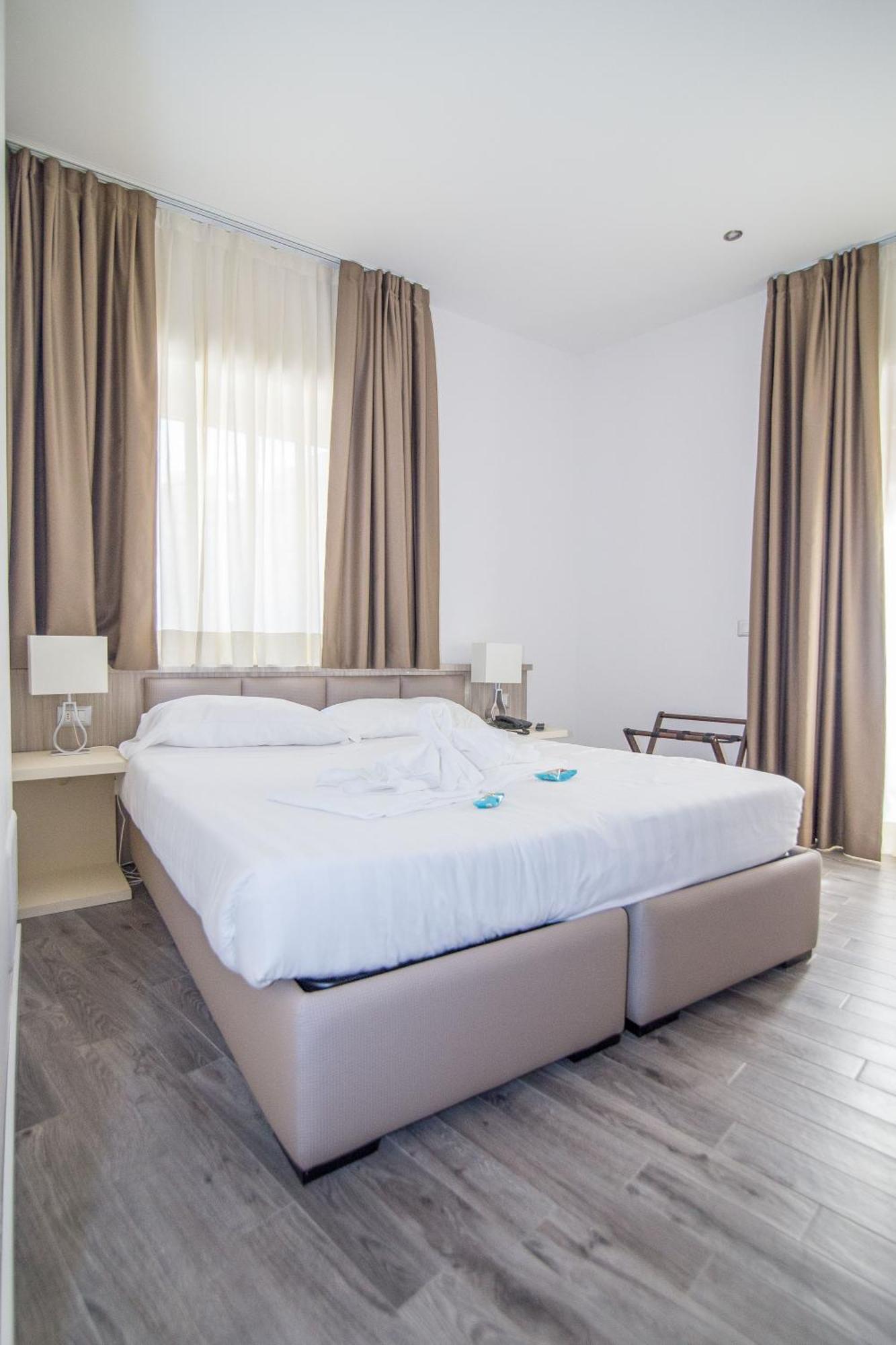 Deluxe Double or Twin Room Balcony