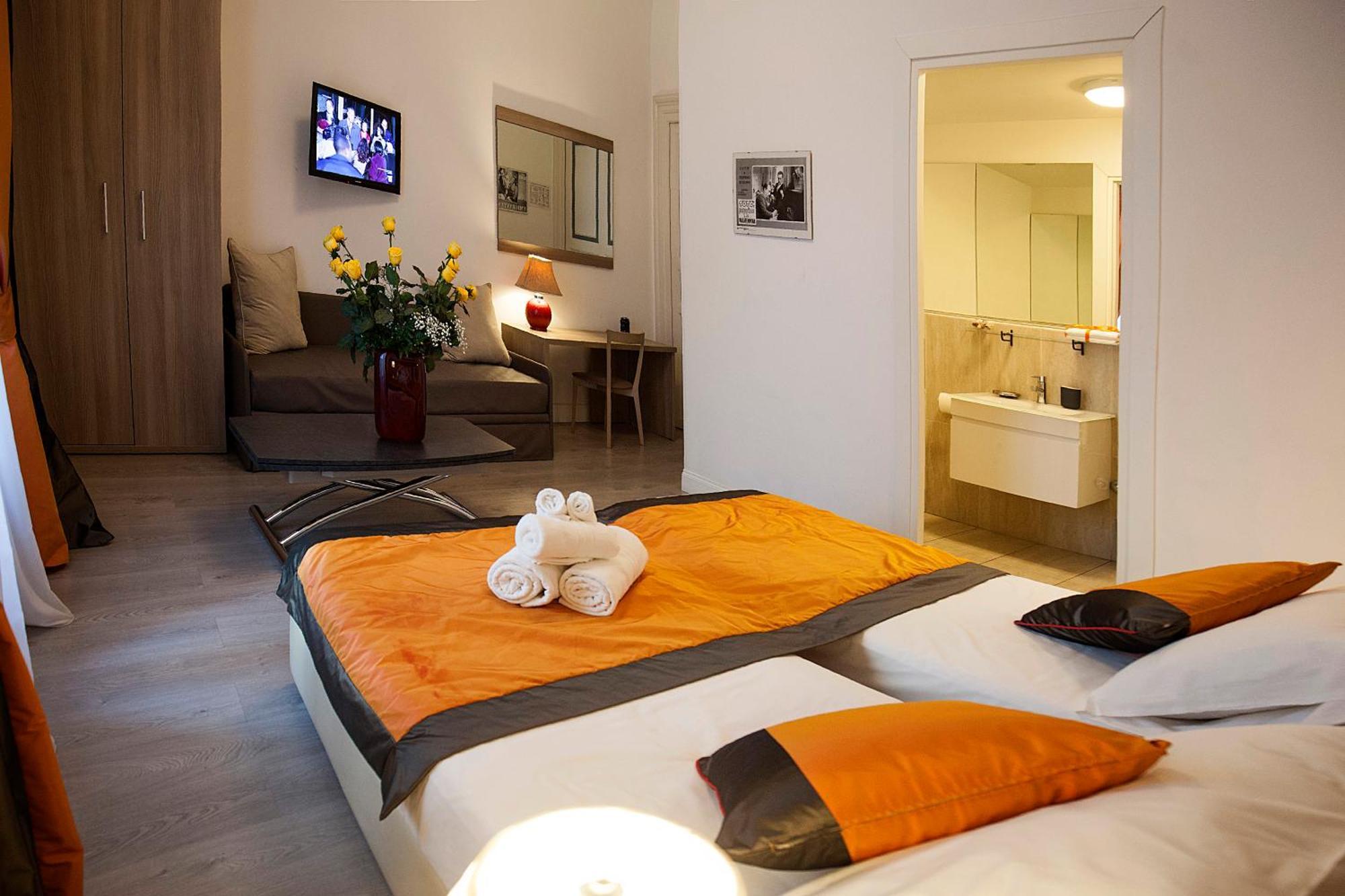 Triple Room