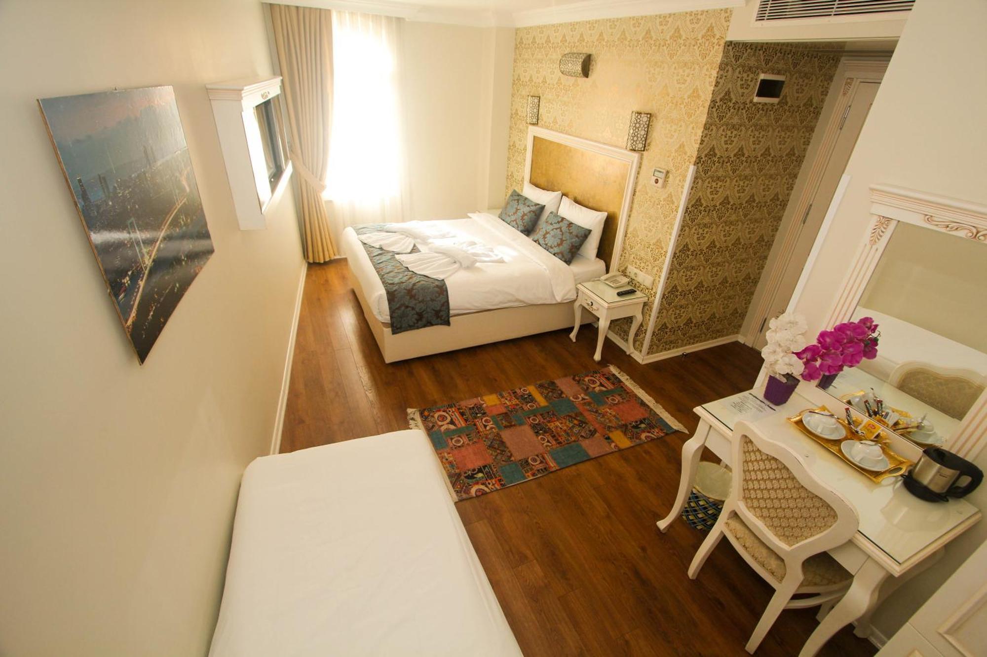 Triple Room