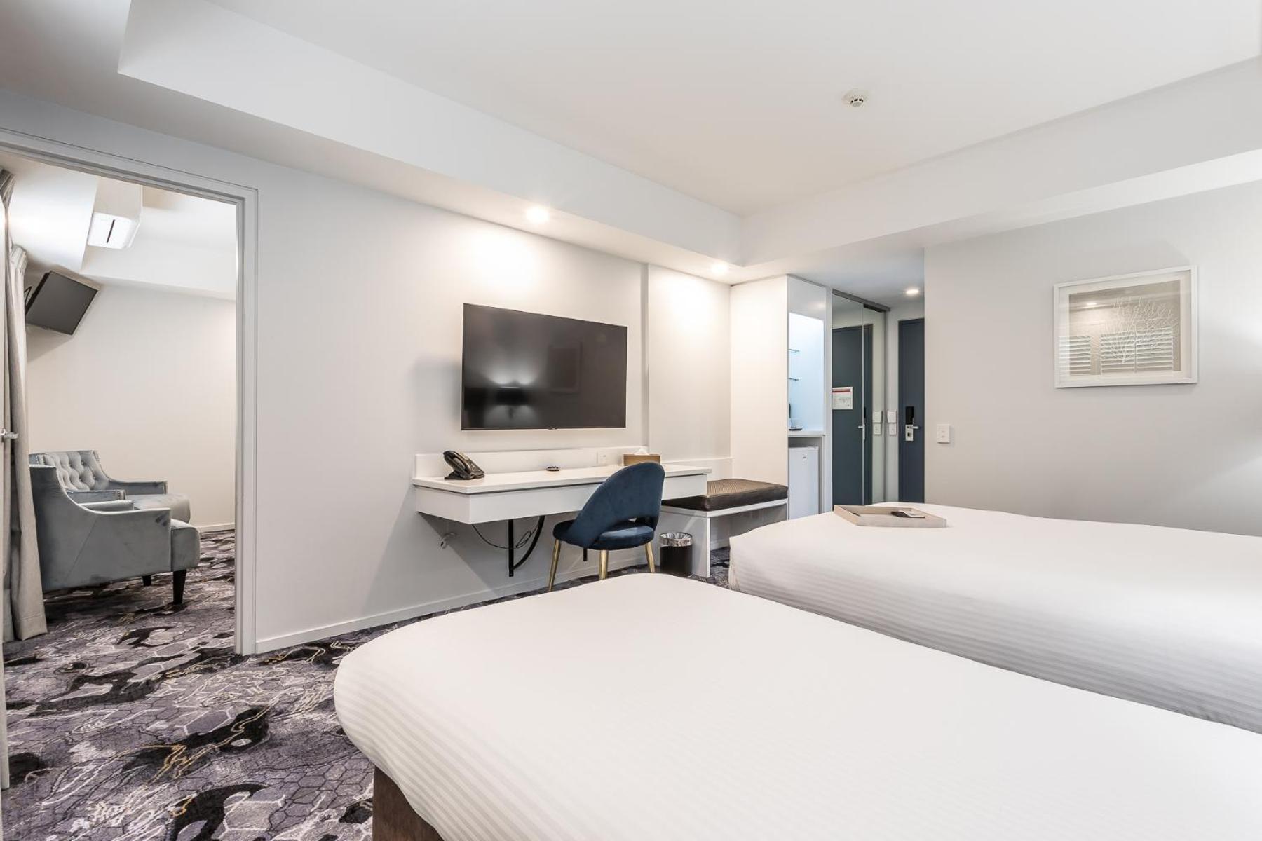 Deluxe Family Suite