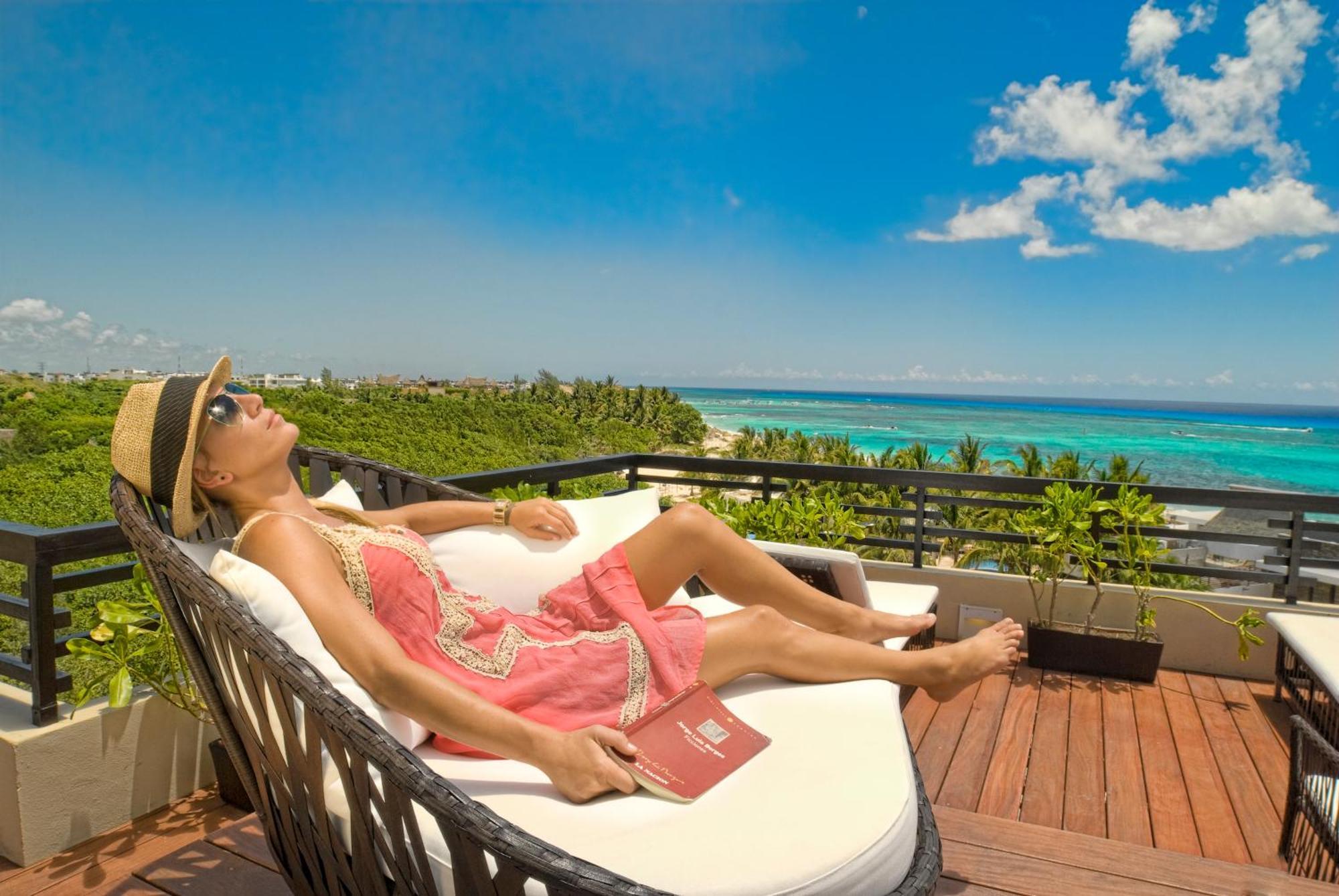 La Divina Two Bedroom Penthouse Suite with Rooftop and Private Pool