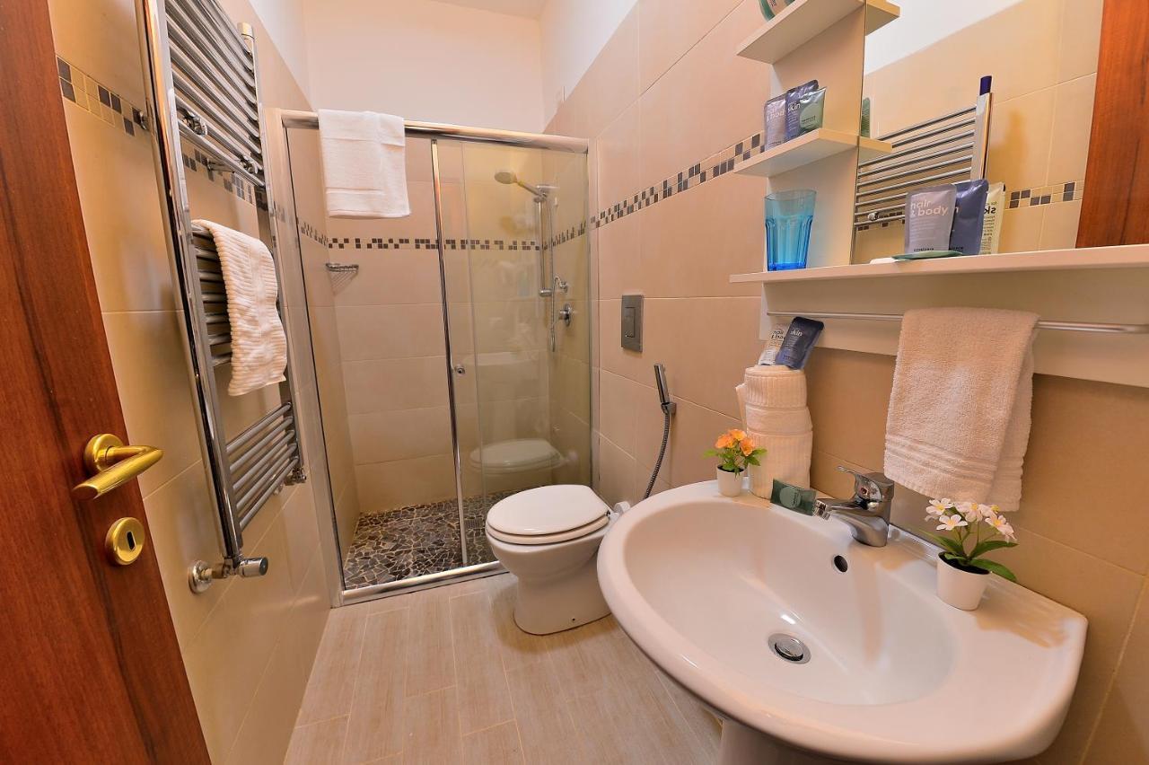 Single Room Private Bathroom