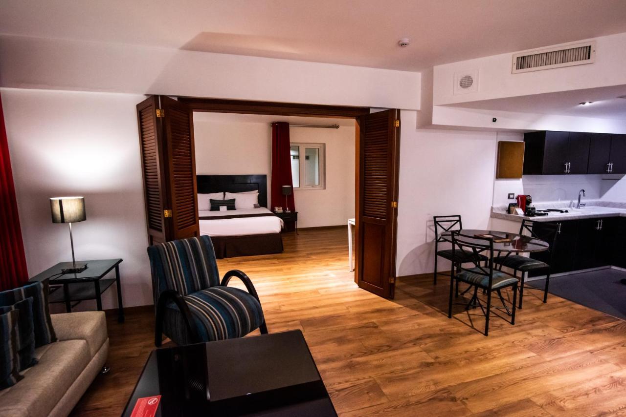 Senior Suite