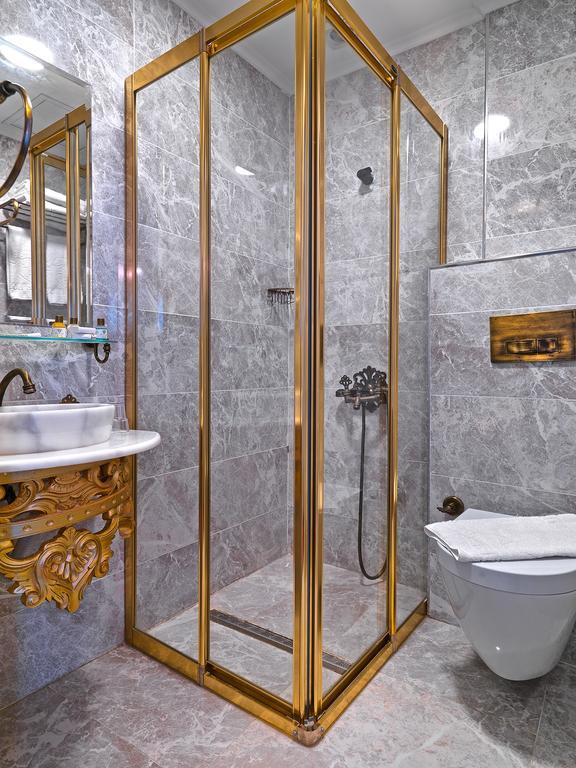 Deluxe Suite with Jacuzzi