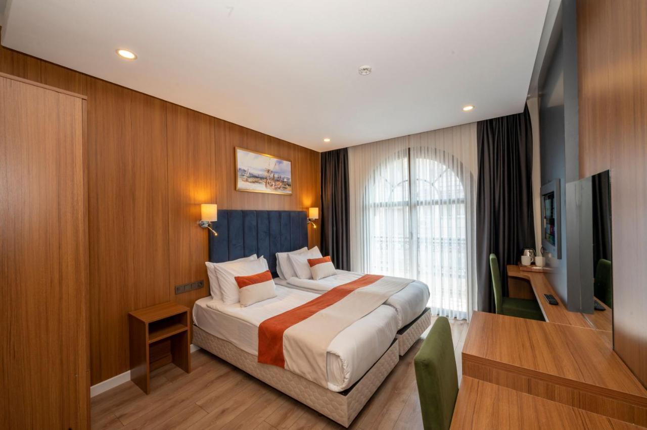 Triple Room with Balcony