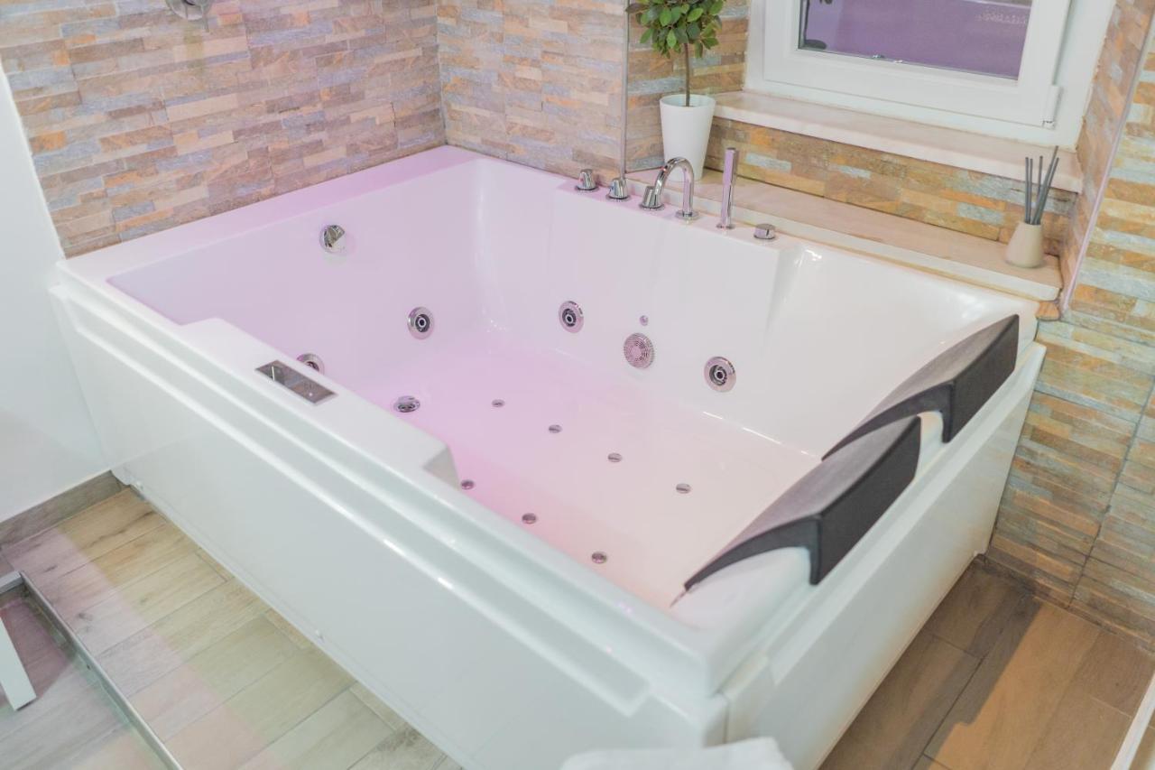 Double Room Spa Bath