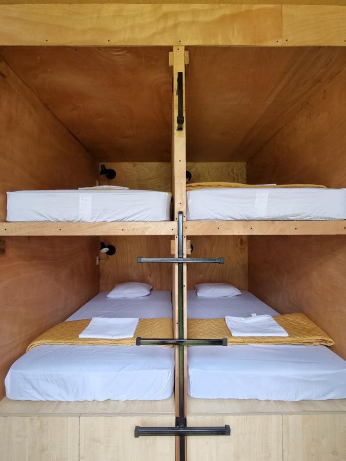 Capsule bed dormitory