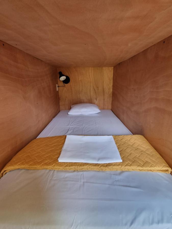 Capsule bed dormitory