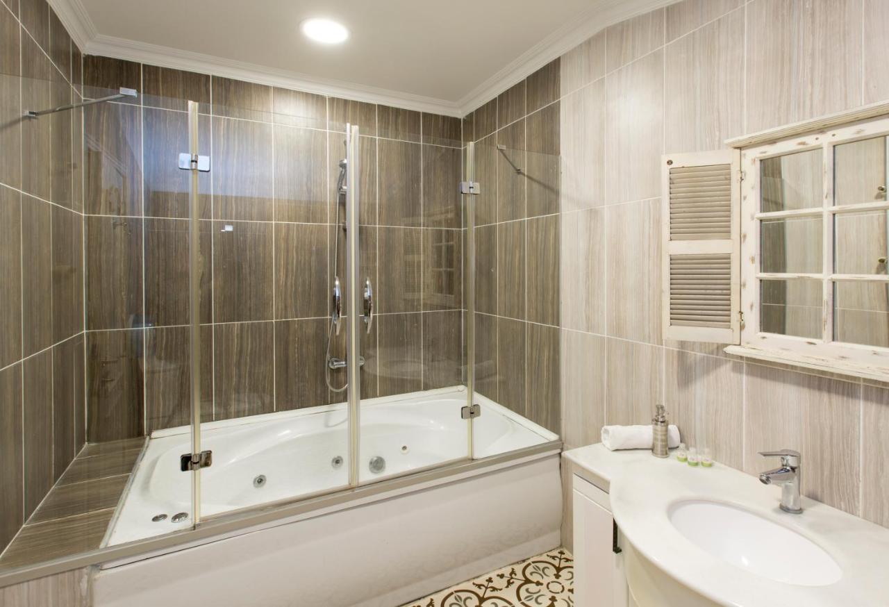 Suite with Spa Bath