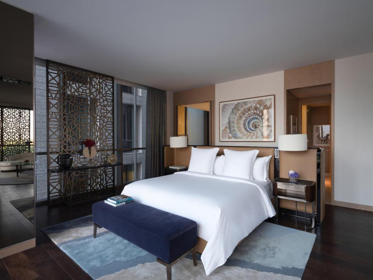 Deluxe Executive Suite