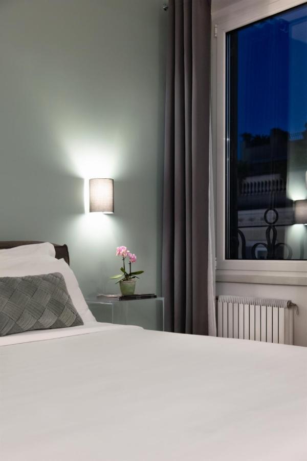 Deluxe King Suite View
