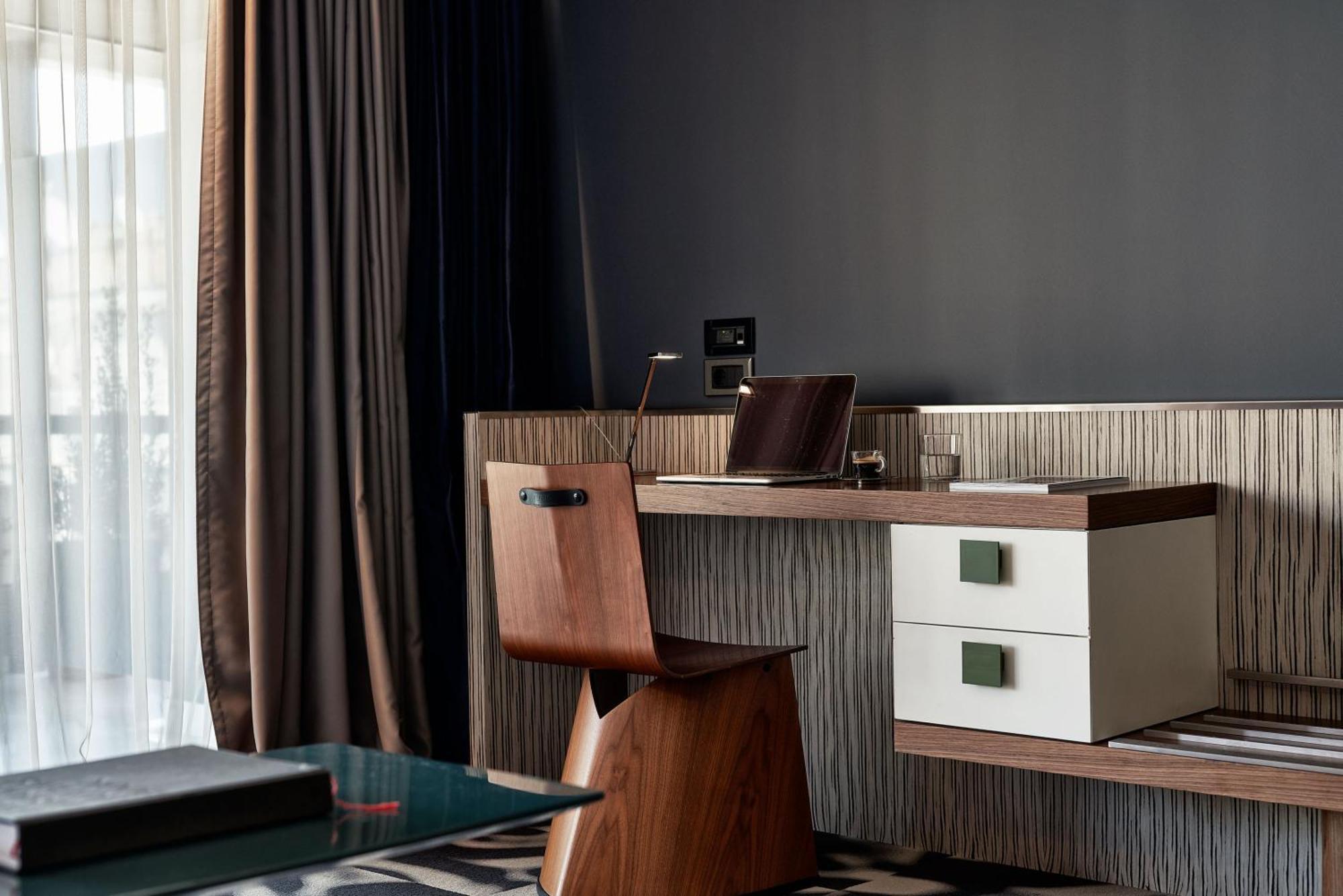 AthensWas Suite
