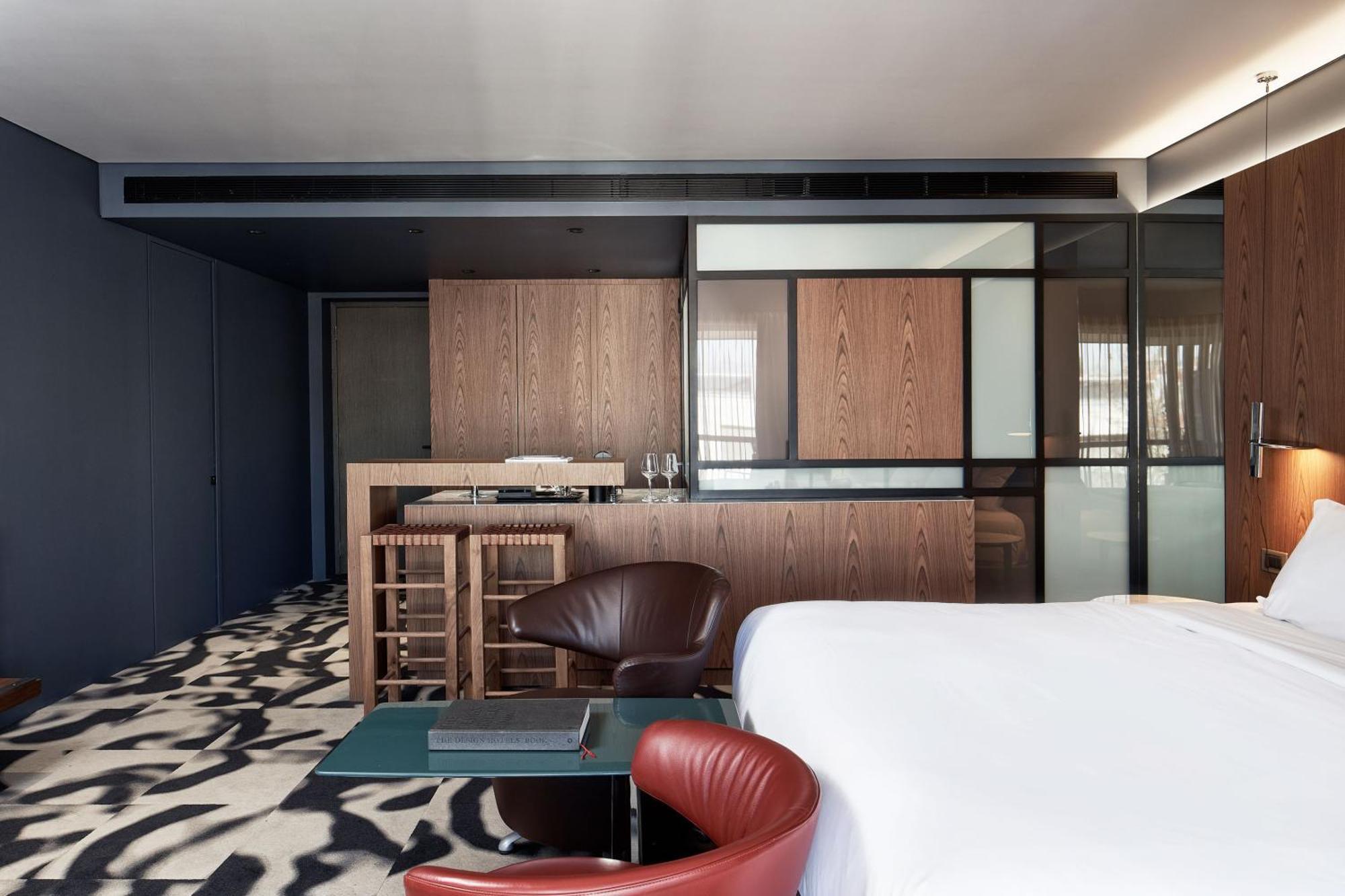 AthensWas Suite