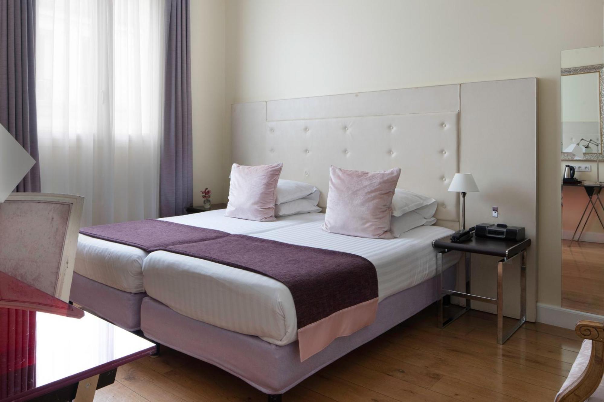 Twin Room,1432834564:JPEG