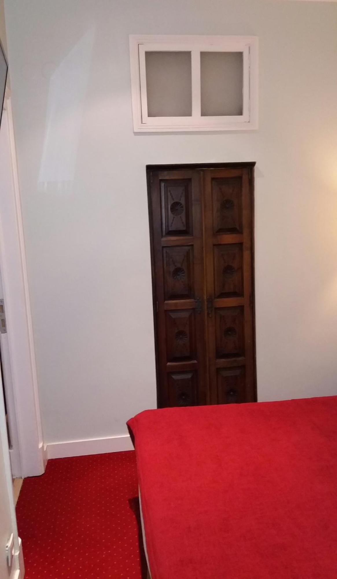 Budget Single Room,665421549:JPEG