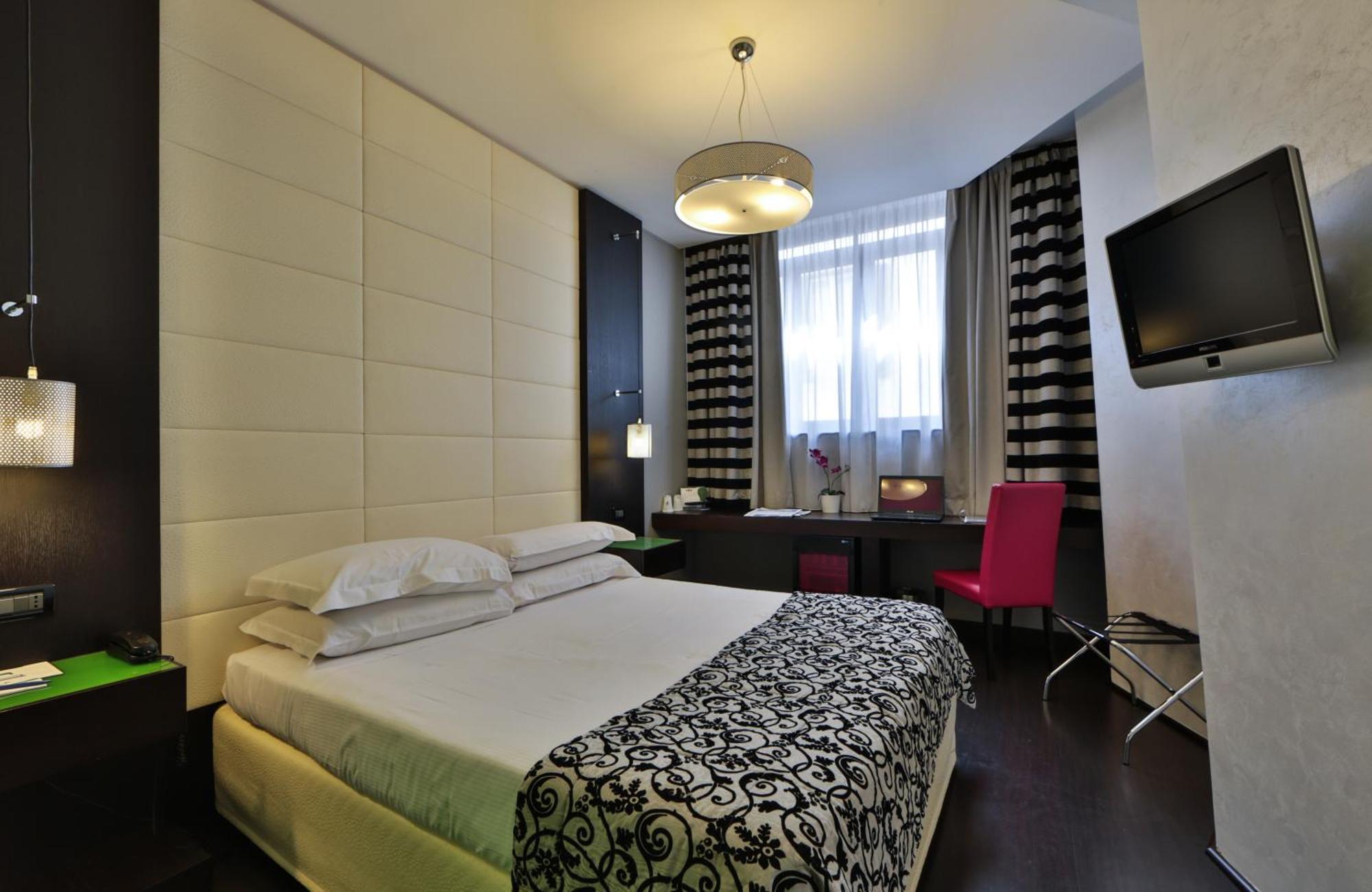 Standard Queen Room