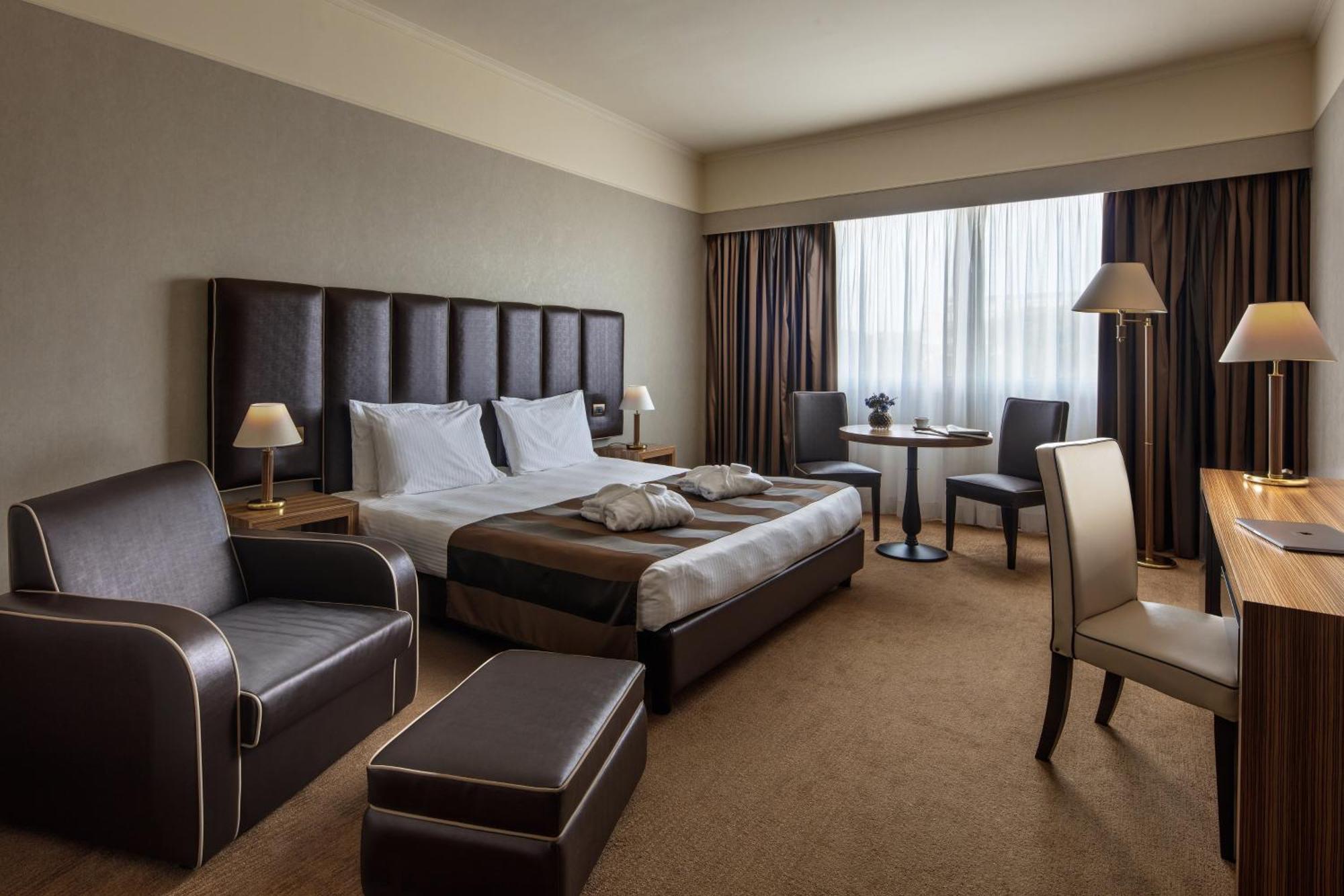 Premium King Room