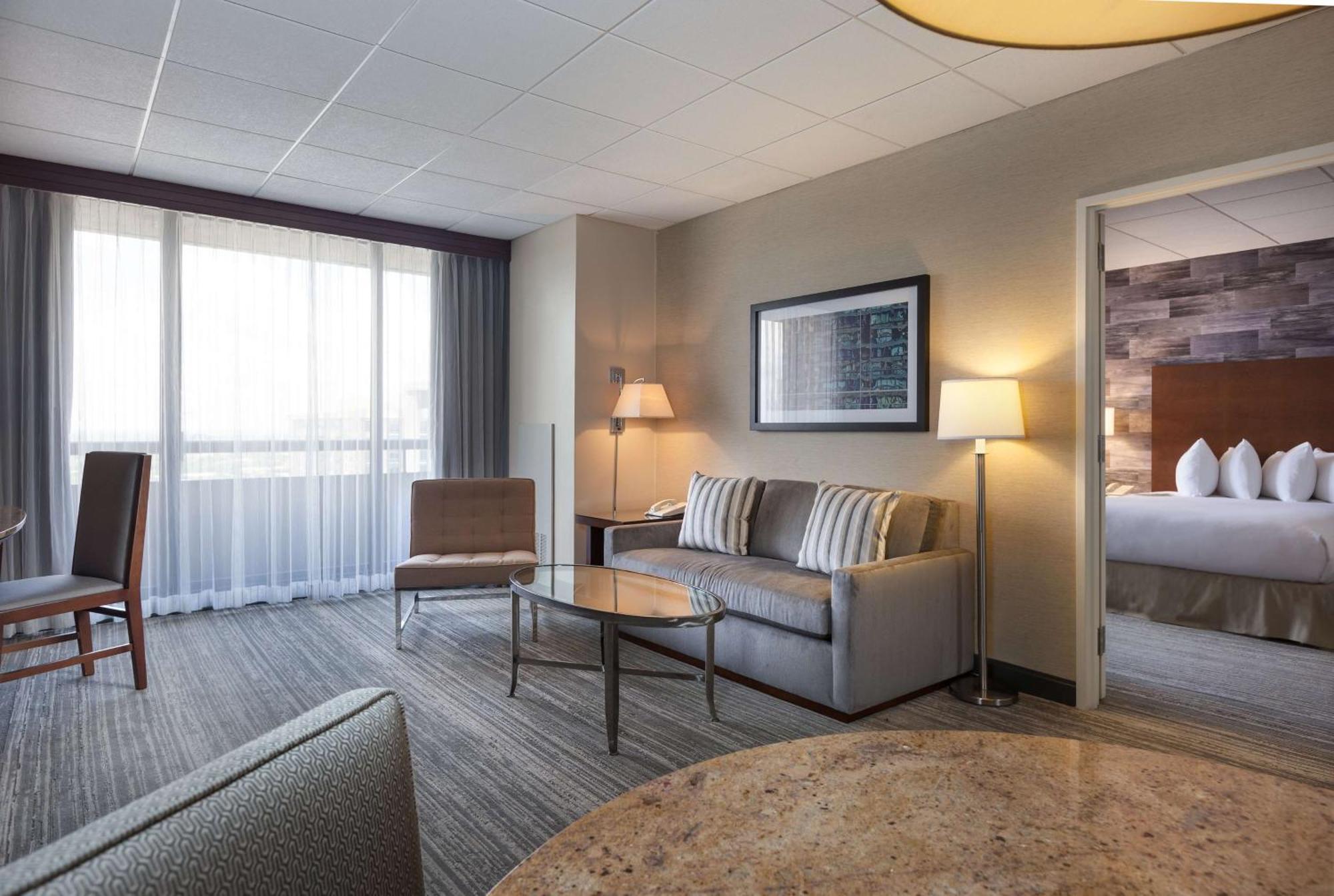King Suite with Balcony & Kitchen - Non-Smoking