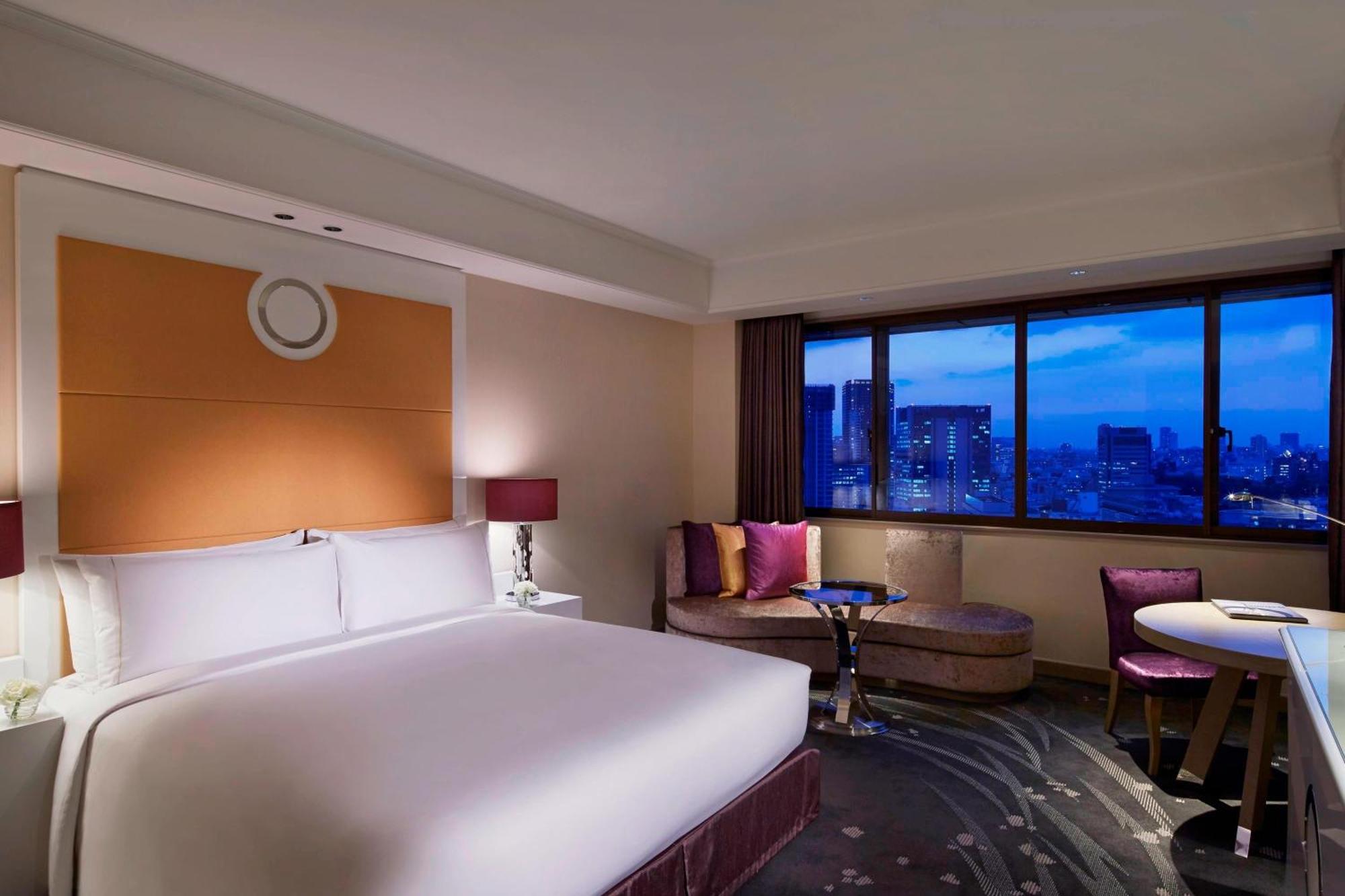 Deluxe King Room High Floor