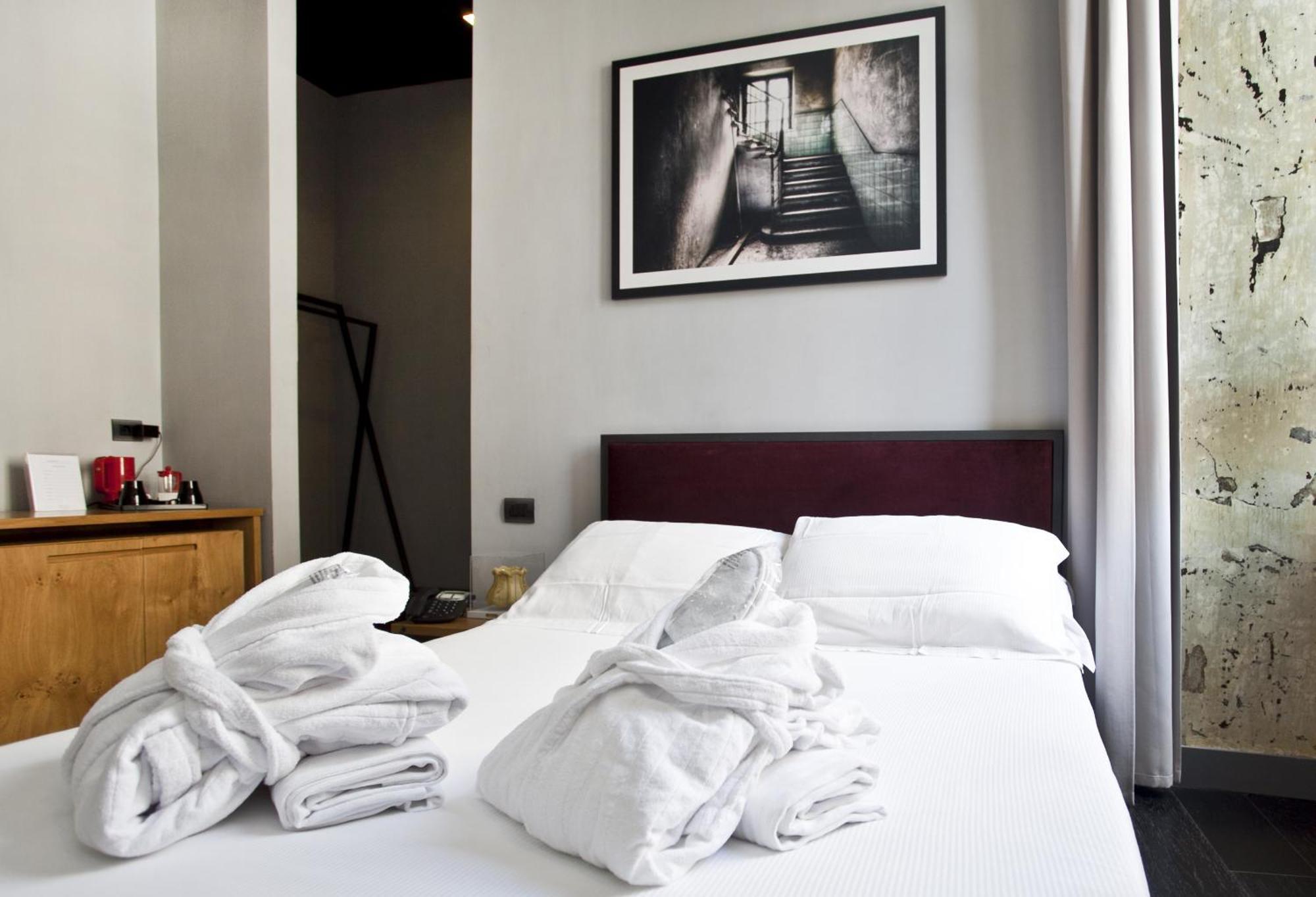 Deluxe Double Room Small Double Bed