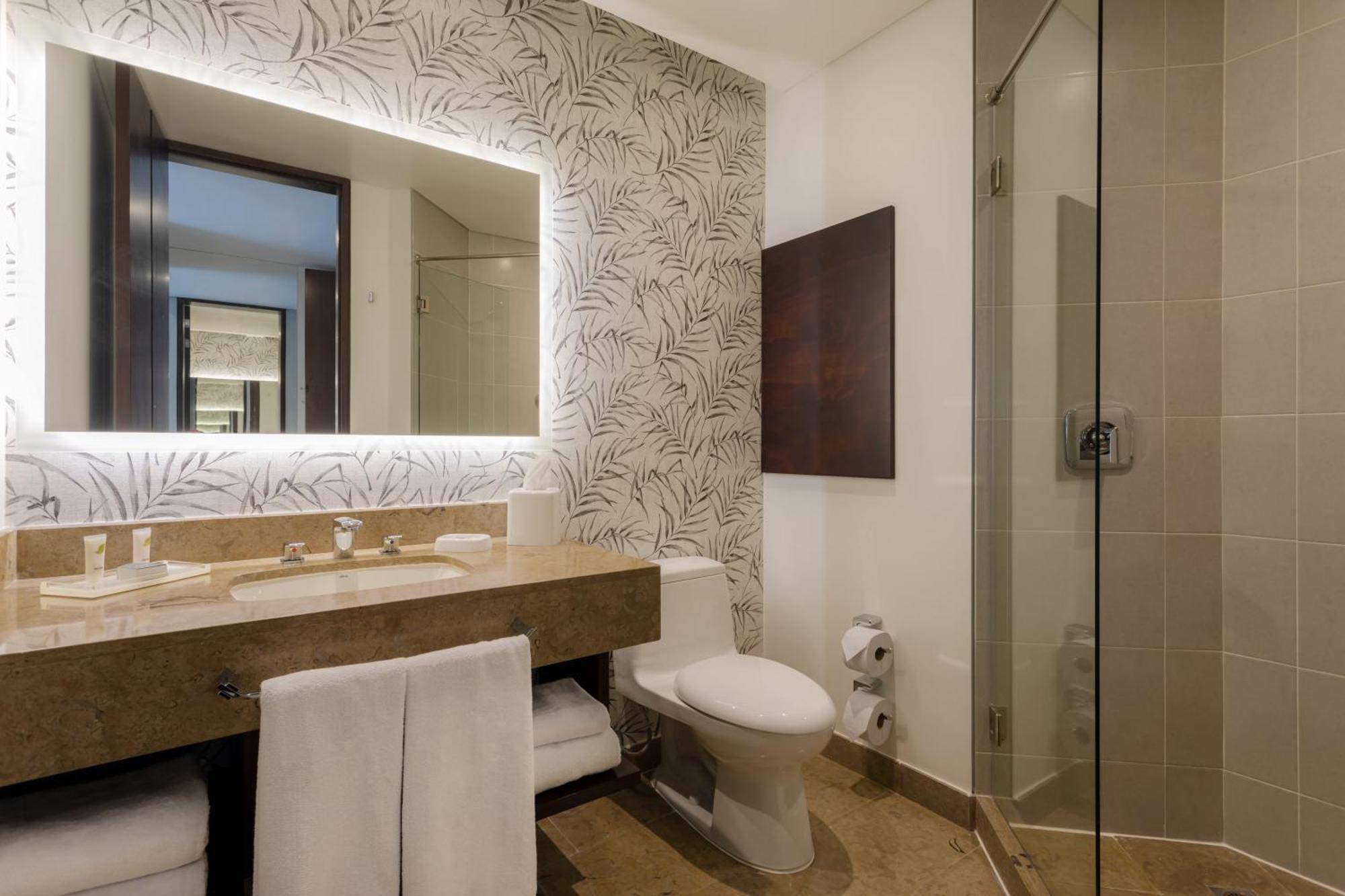 Standard King Room City View High Floor