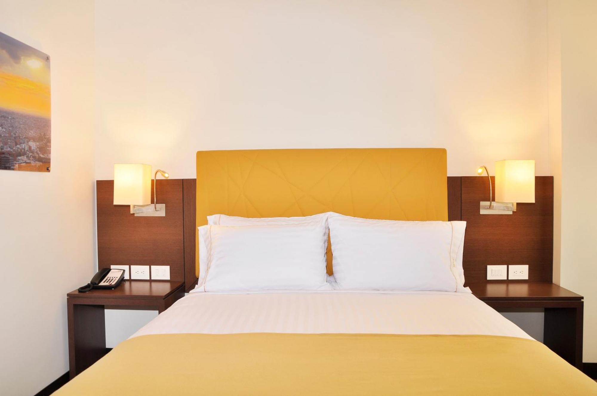 Standard Queen Room