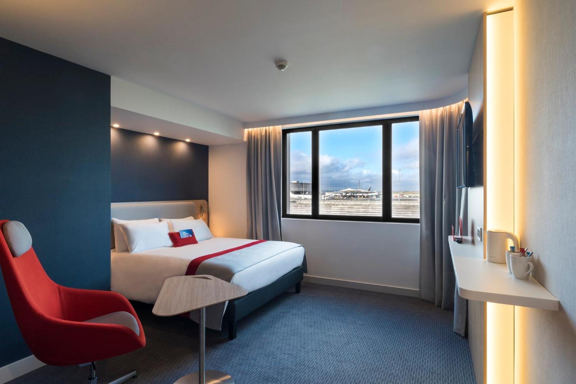 Standard Double Room Airport View
