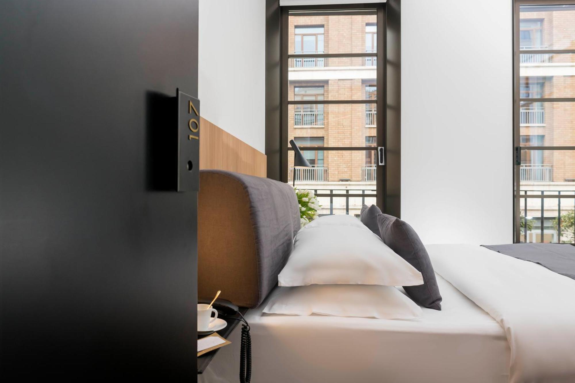 Deluxe Double or Twin Room City View