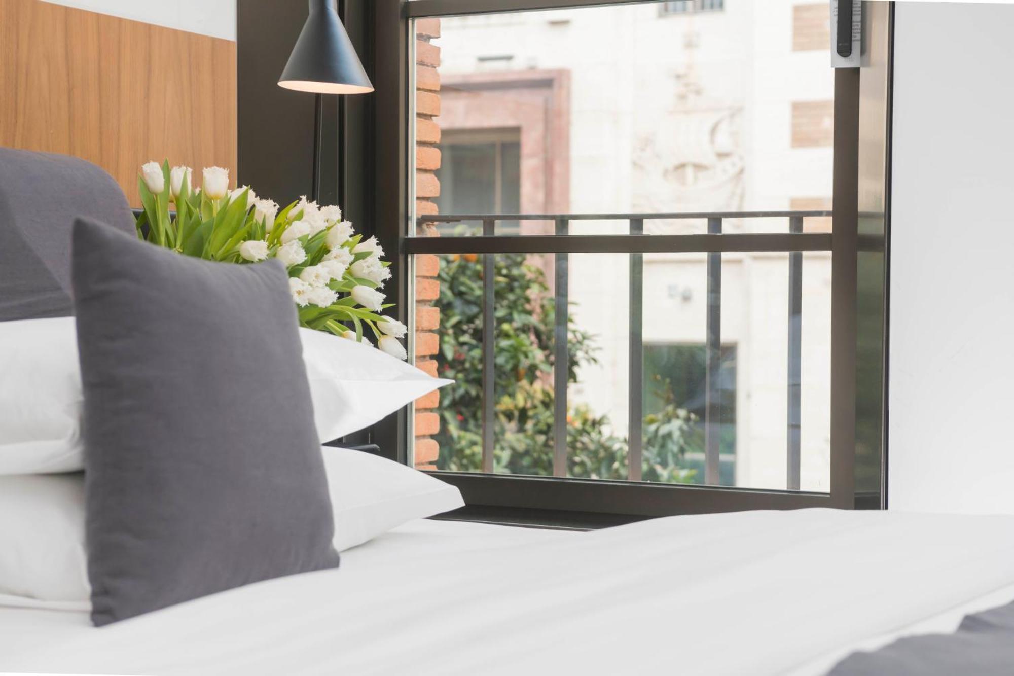 Deluxe Double or Twin Room City View