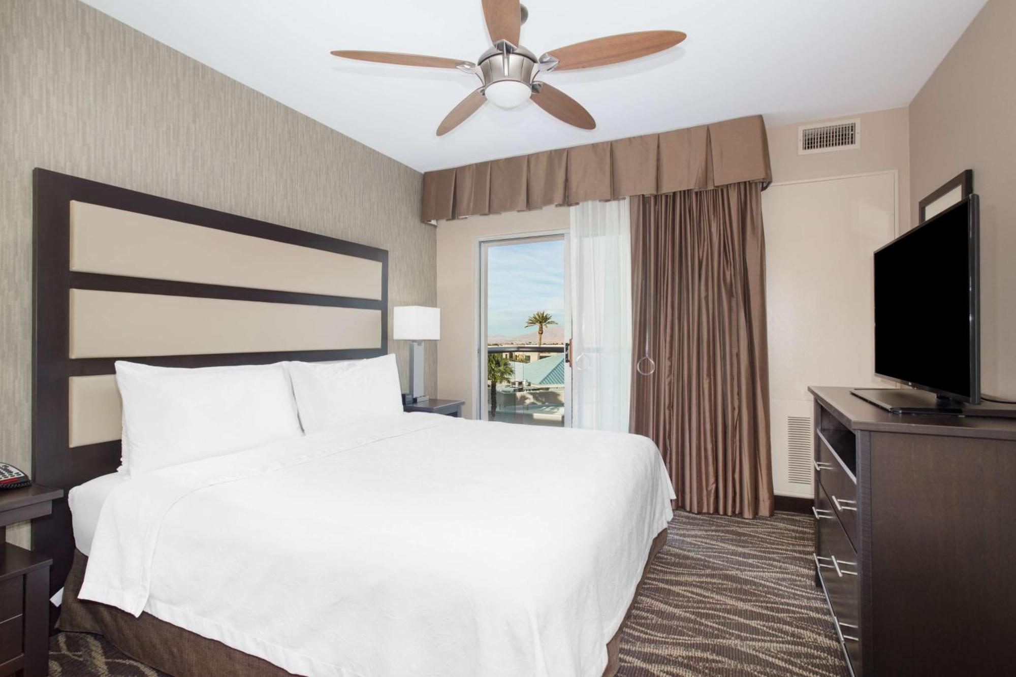 Non-Smoking Two Bedroom Whirlpool Suite