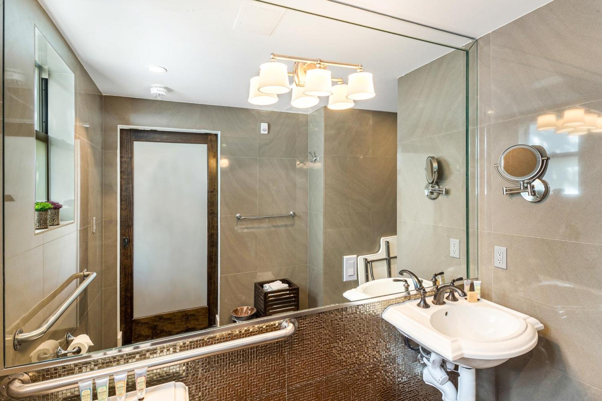 King Room Ocean View Roll Shower Disability Access