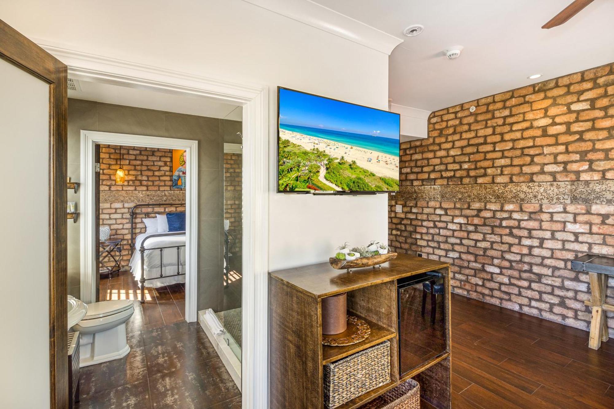 Ocean Front One-Bedroom Suite